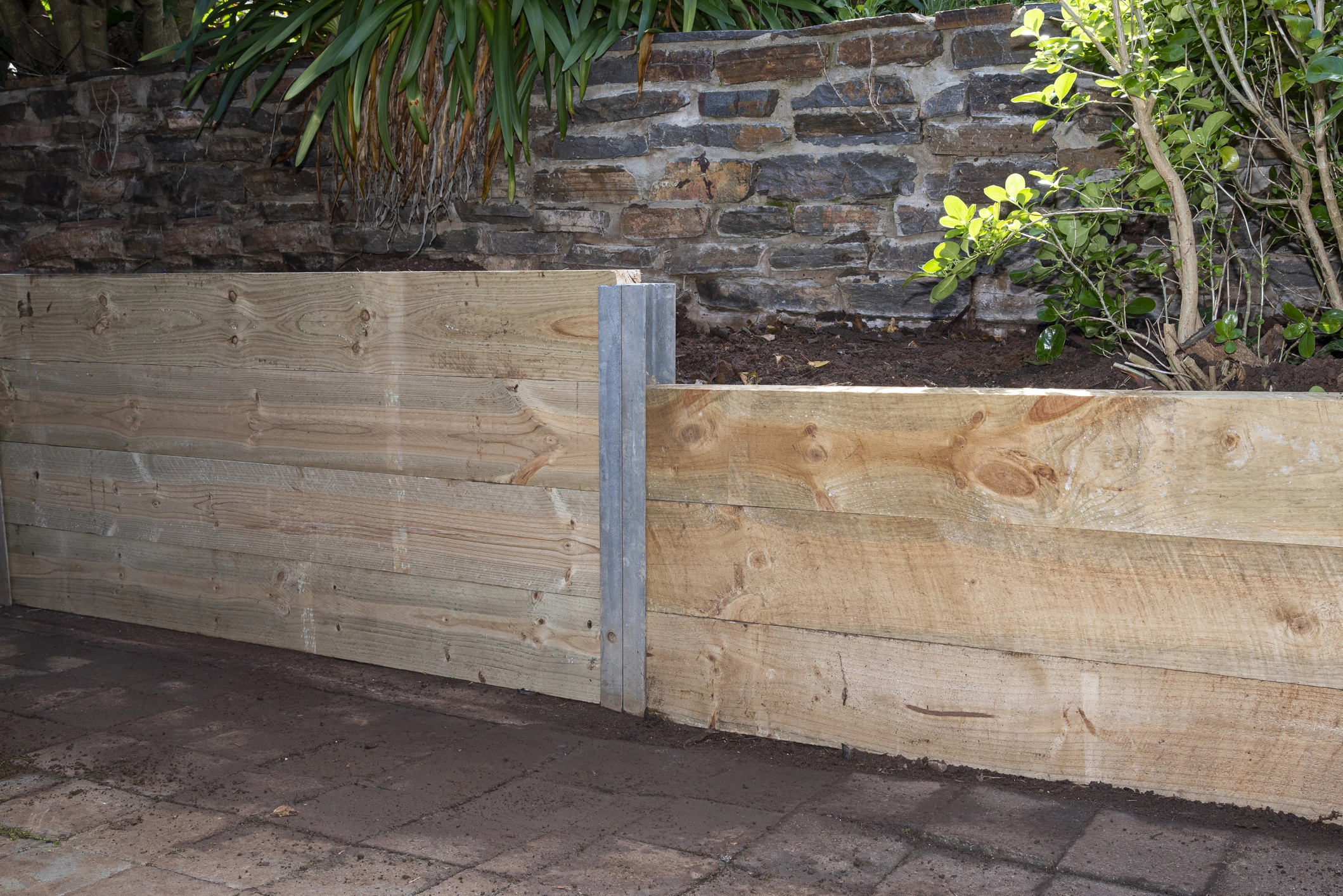 Wood retaining wall